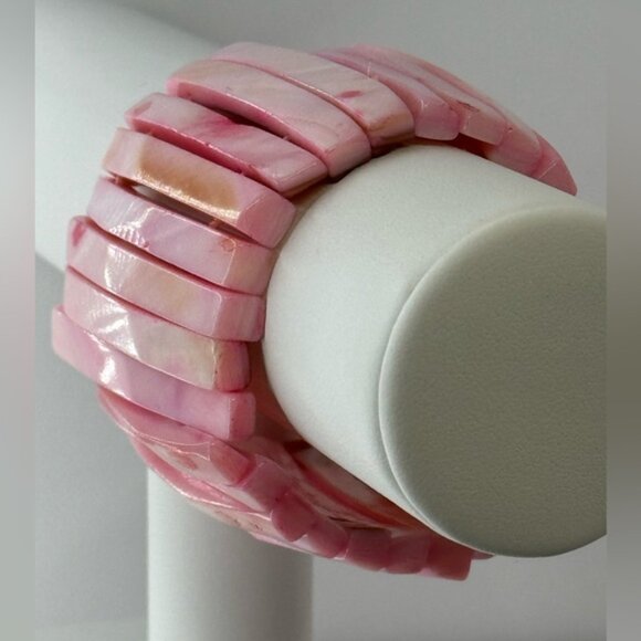 Vtg Pink mother of pearl cuff Bracelet - Picture 2 of 6